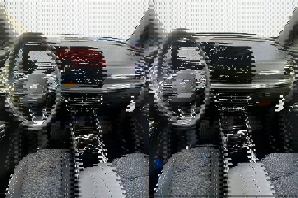 New 2026 Chevrolet Traverse LT w/ Driver Confidence Package image 2