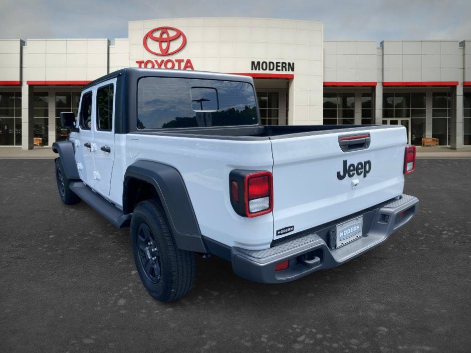 Used 2024 Jeep Gladiator Sport AWD/4WD image 7