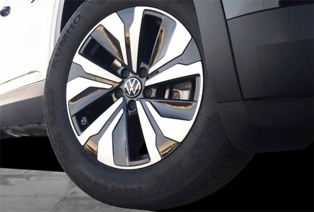 New 2026 Volkswagen Atlas Cross Sport SE image 3