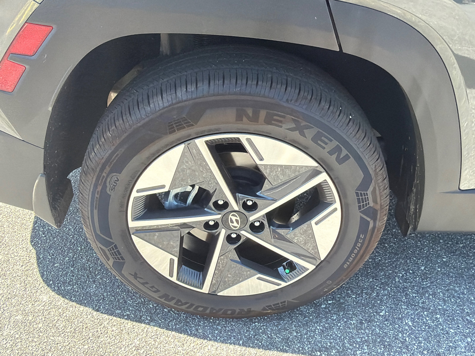 Certified 2025 Hyundai Tucson SEL AWD/4WD image 17