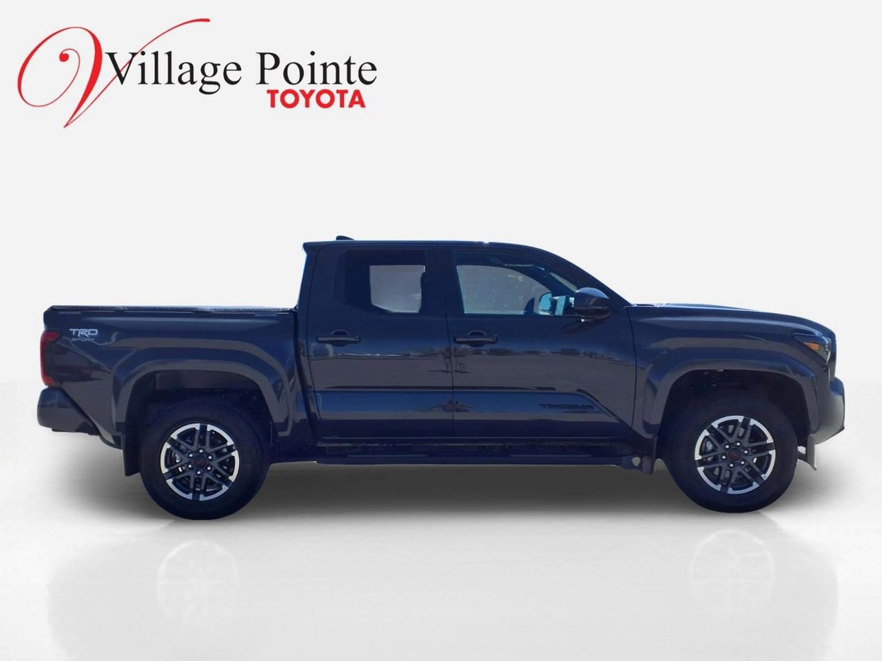Used 2024 Toyota Tacoma TRD Sport AWD/4WD image 8