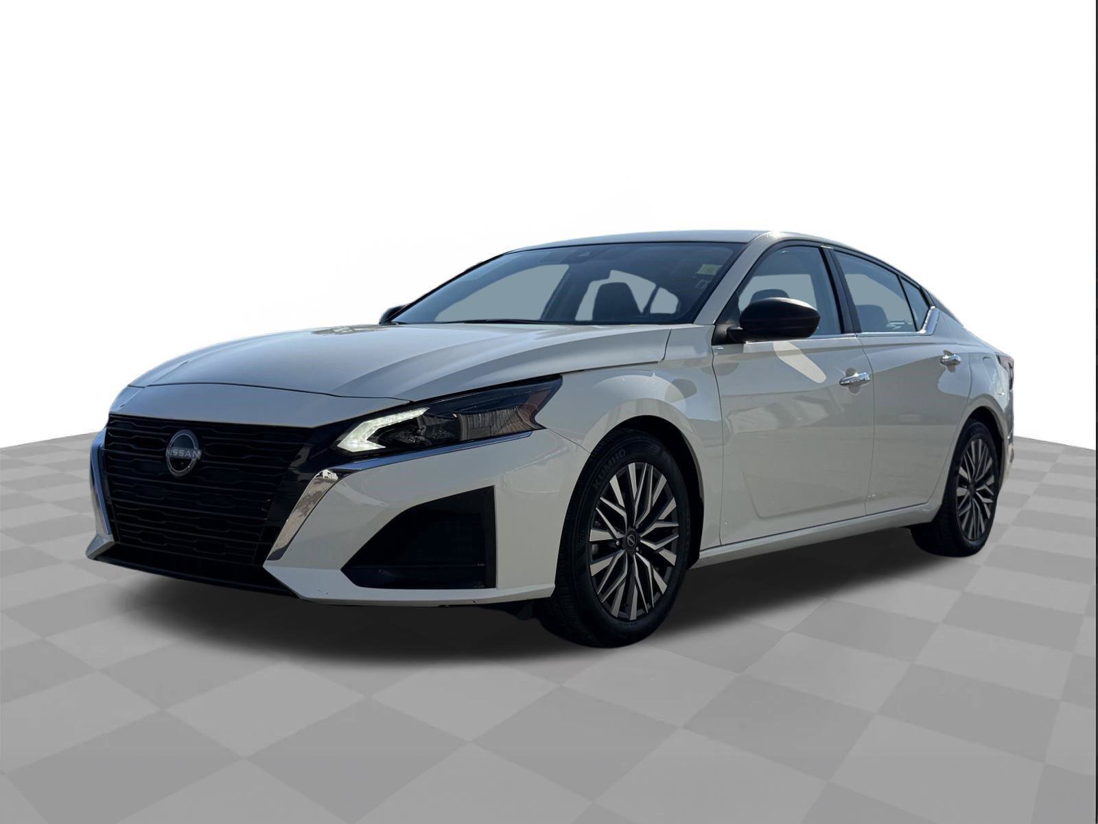 Used 2025 Nissan Altima 2.5 SV FWD image 1