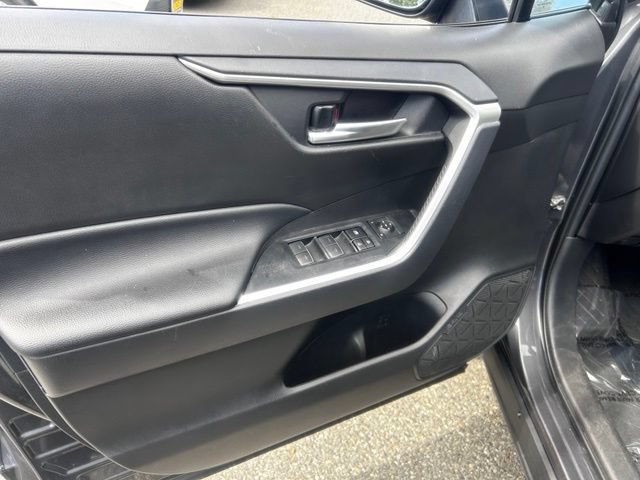 Used 2025 Toyota RAV4 XLE AWD/4WD image 10