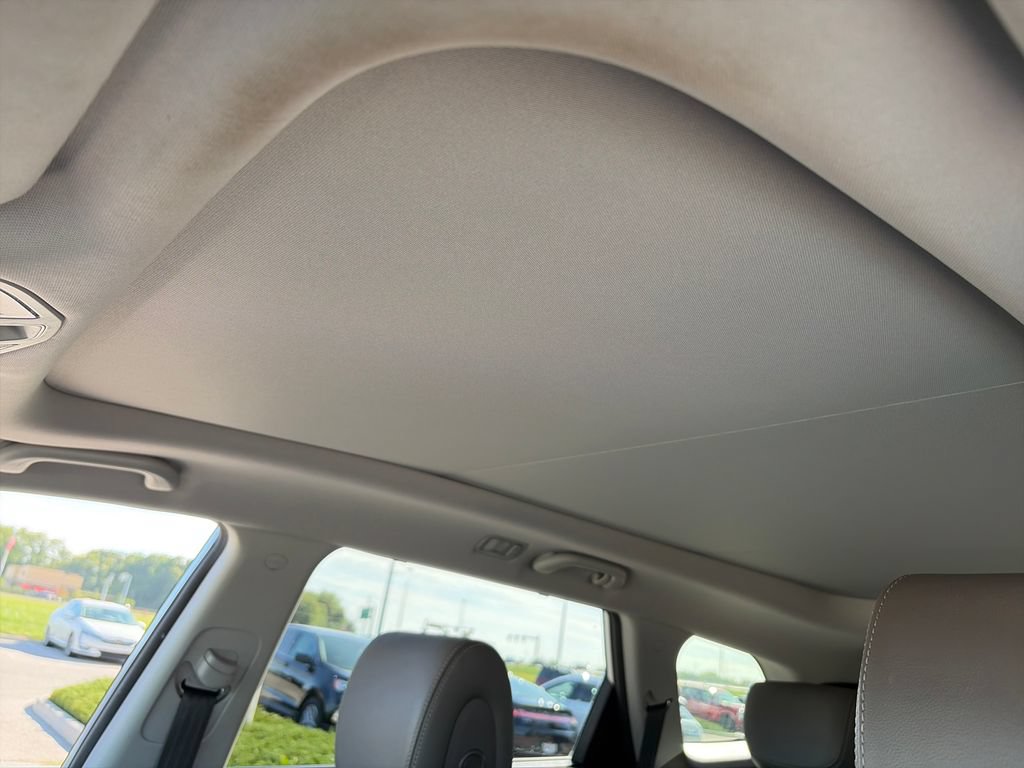 Used 2017 Hyundai Santa Fe AWD image 27