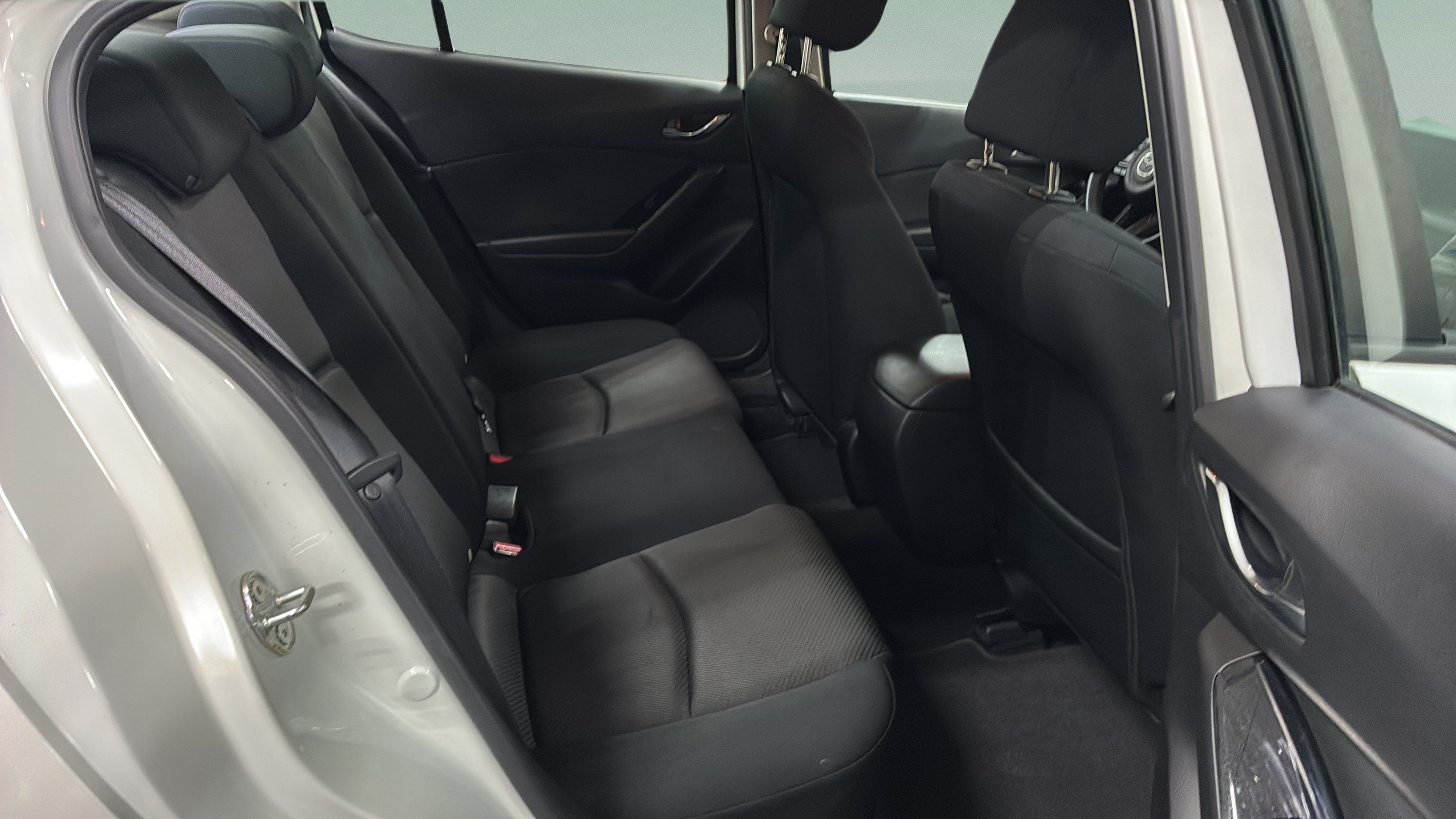 Used 2017 MAZDA MAZDA3 Sport FWD image 25