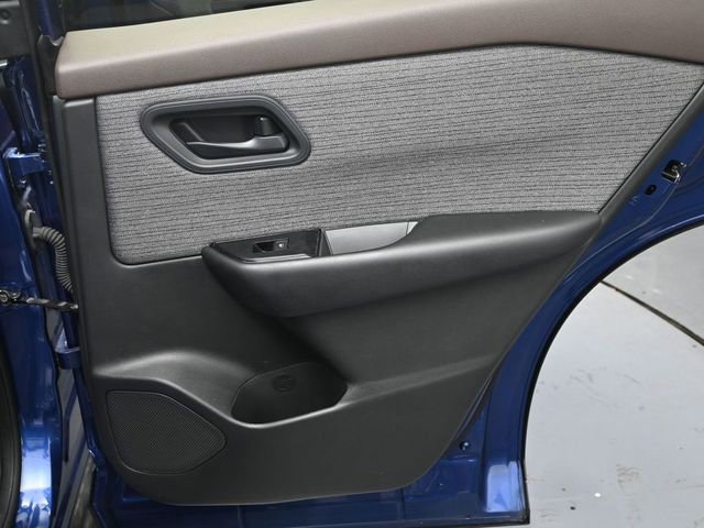 Used 2023 Nissan Rogue S AWD/4WD image 29