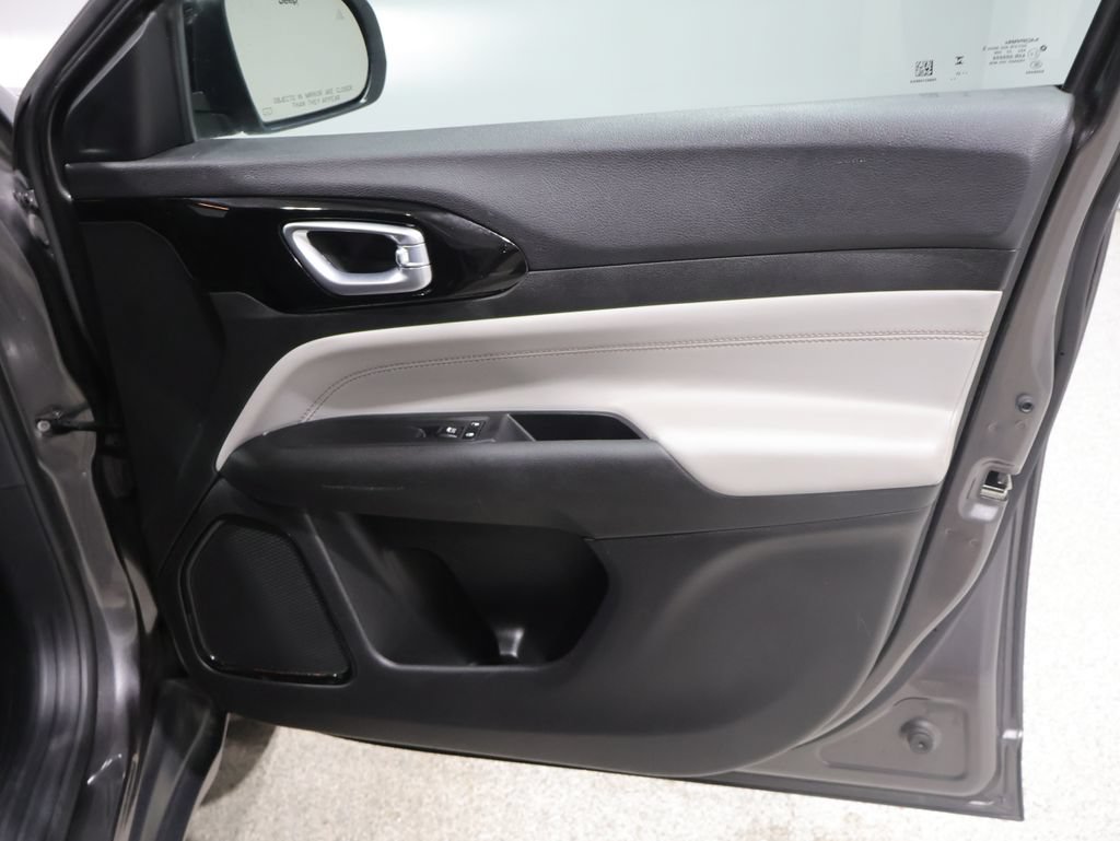 Used 2023 Jeep Compass Limited AWD/4WD image 22