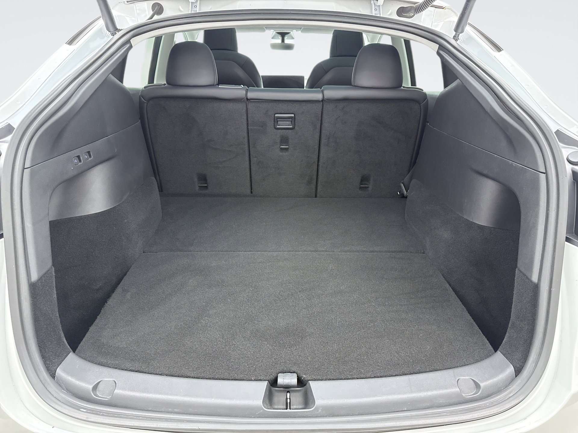 Used 2020 Tesla Model Y Long Range image 23