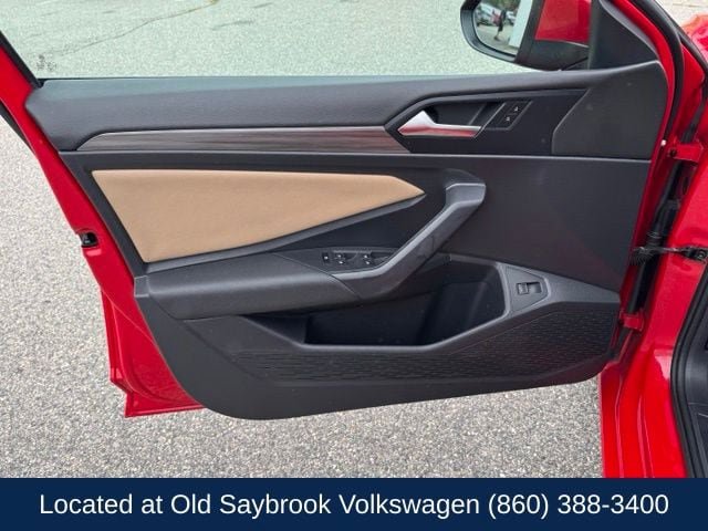 Used 2019 Volkswagen Jetta SEL w/ Cold Weather Package FWD image 31