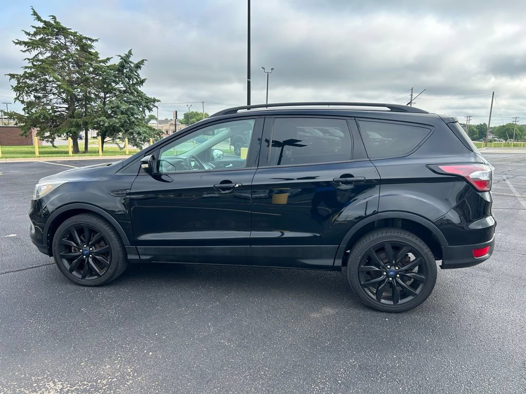Used 2017 Ford Escape Titanium AWD/4WD image 6