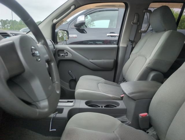 Used 2011 Nissan Frontier S RWD image 2