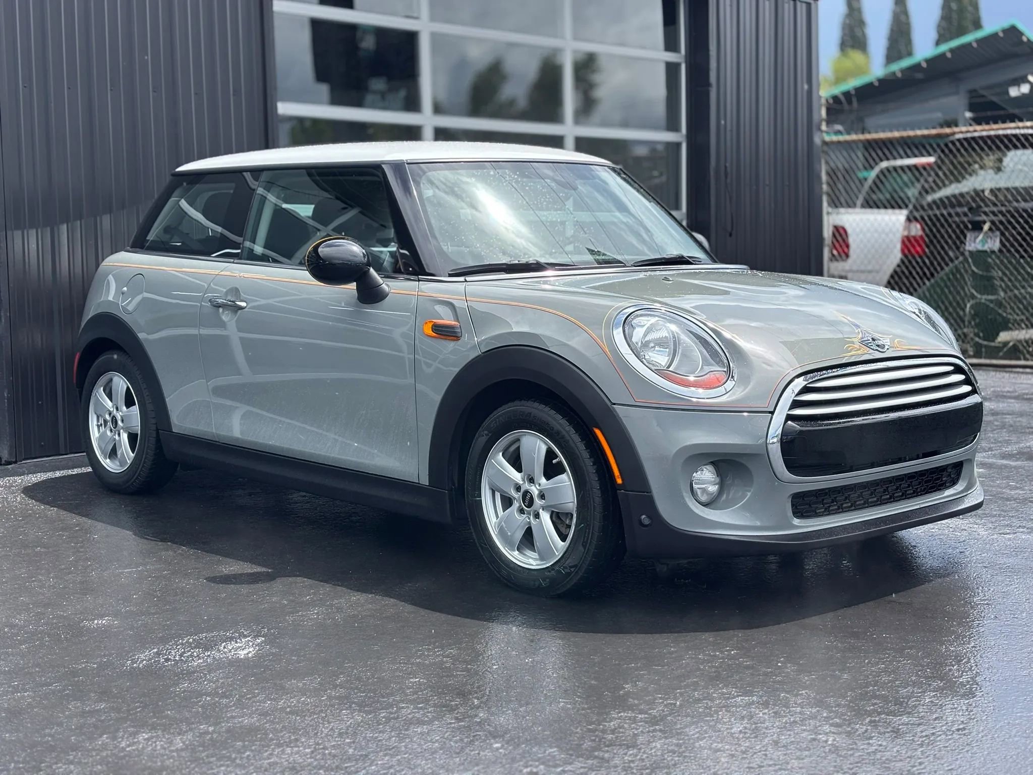 Used 2015 MINI Cooper 2-Door Hardtop FWD image 4