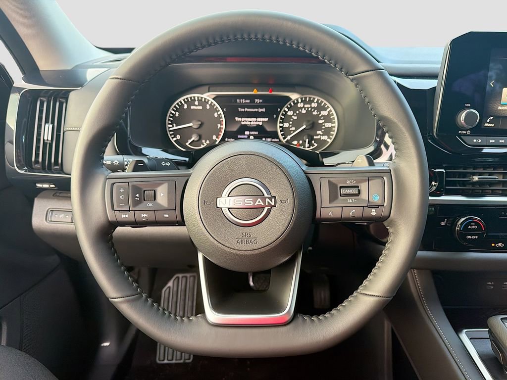 New 2025 Nissan Pathfinder SV image 11