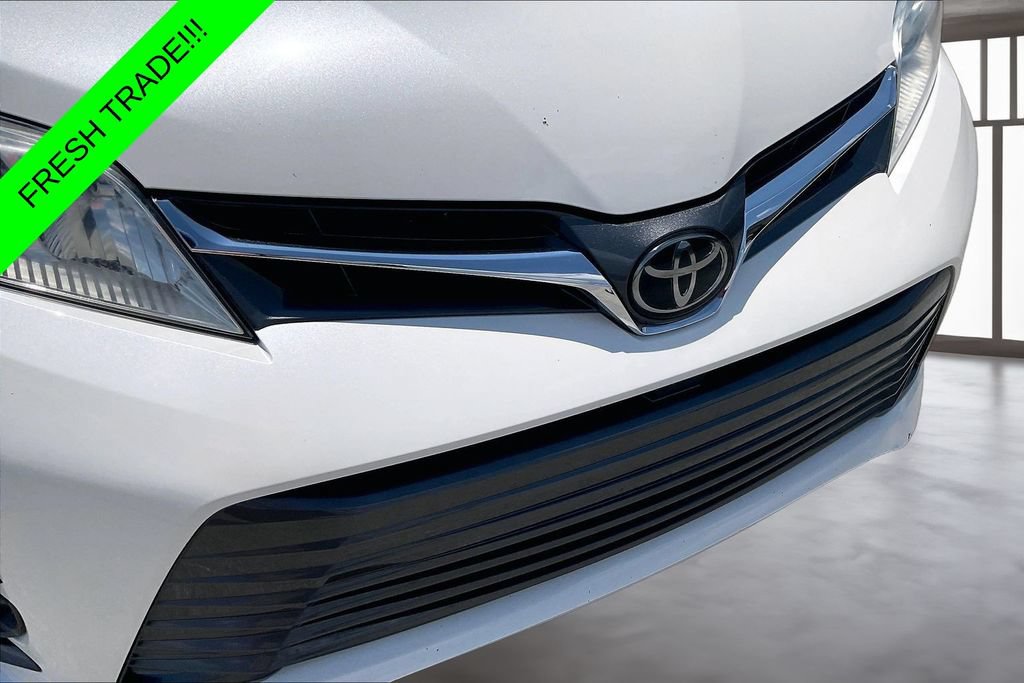 Used 2020 Toyota Sienna XLE Premium AWD/4WD image 33
