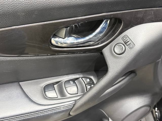 Used 2019 Nissan Rogue SV FWD image 27