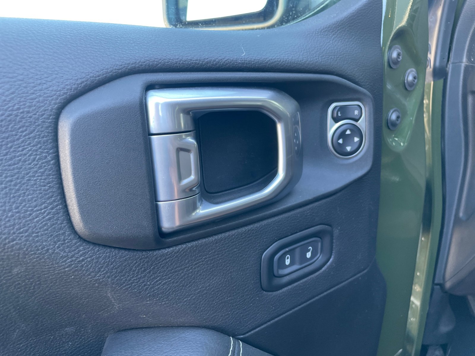 Used 2021 Jeep Wrangler Unlimited Rubicon image 13