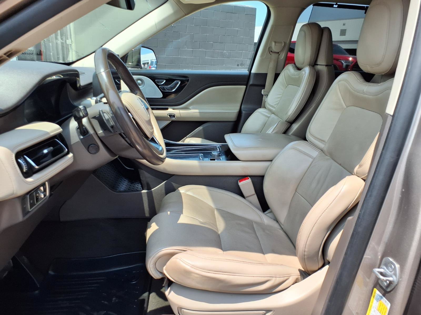 Used 2020 Lincoln Aviator Reserve w/ Equipment Group 202A AWD/4WD image 17