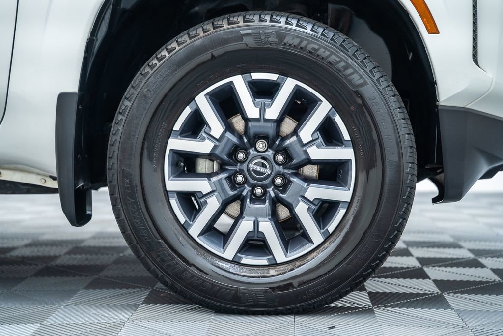Used 2022 Nissan Frontier SV AWD/4WD image 17