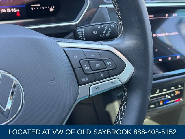 Used 2022 Volkswagen Tiguan SE w/ Panoramic Sunroof Package image 39