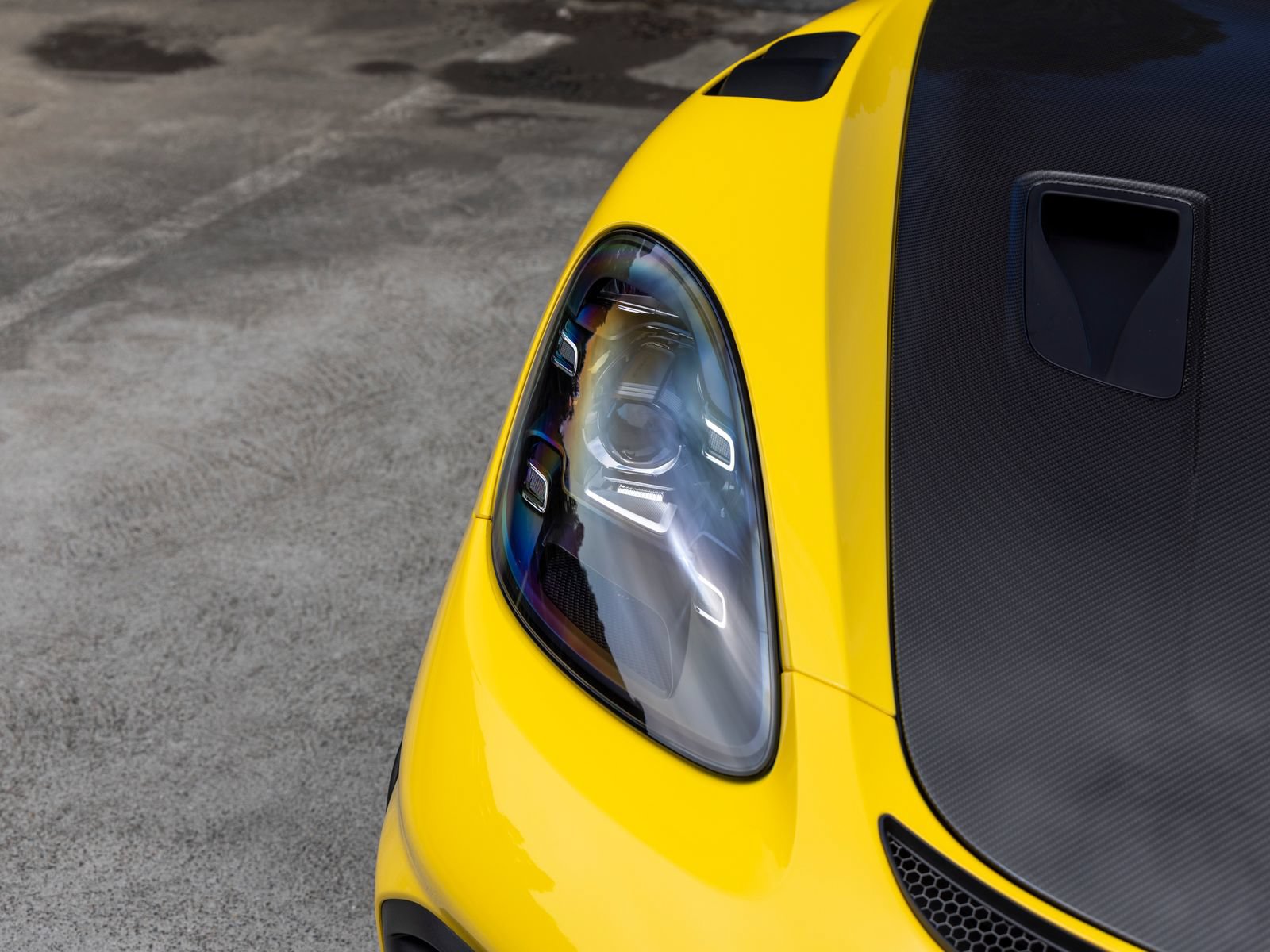 Certified 2025 Porsche 718 Boxster Spyder RS RWD image 15