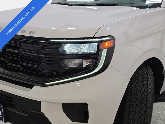 Used 2026 Ford Expedition Active AWD/4WD image 31
