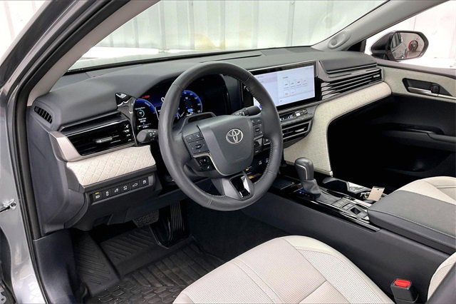 Used 2025 Toyota Camry XLE image 17