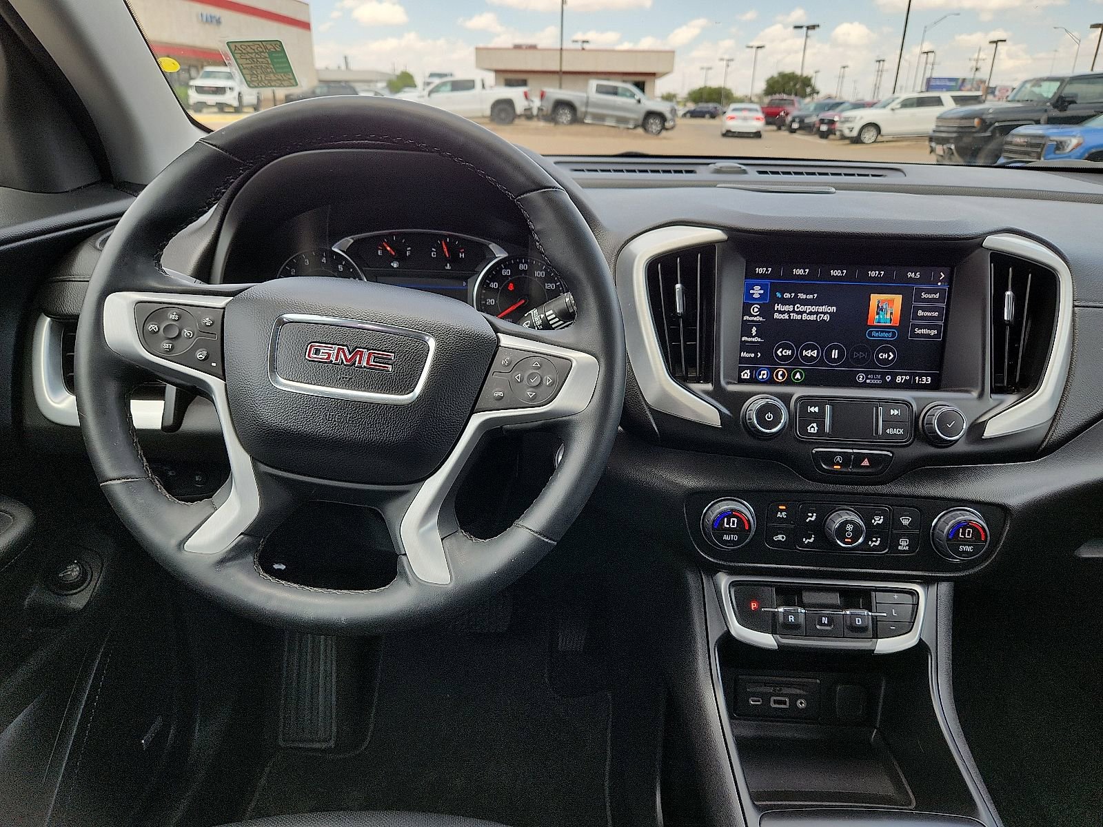 Used 2023 GMC Terrain SLT w/ Infotainment Package II FWD image 12