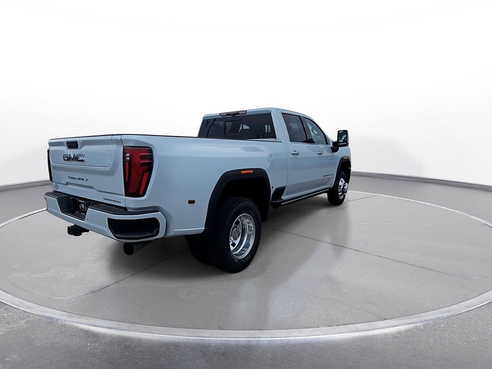 New 2026 GMC Sierra 3500 Denali Ultimate AWD/4WD image 8