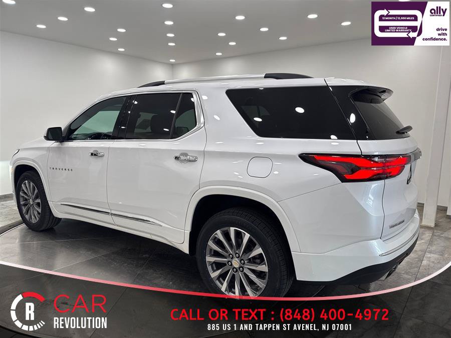 Used 2023 Chevrolet Traverse Premier FWD image 4