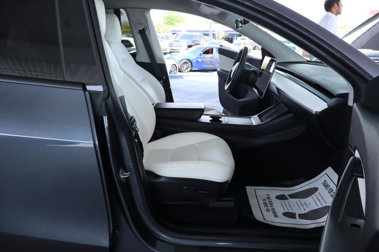 Used 2021 Tesla Model Y Long Range image 35