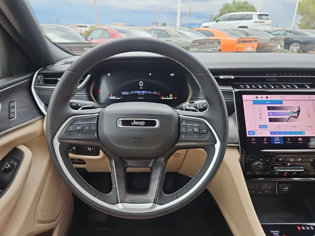 Certified 2025 Jeep Grand Cherokee L Limited w/ Luxury Tech Group II AWD/4WD image 30