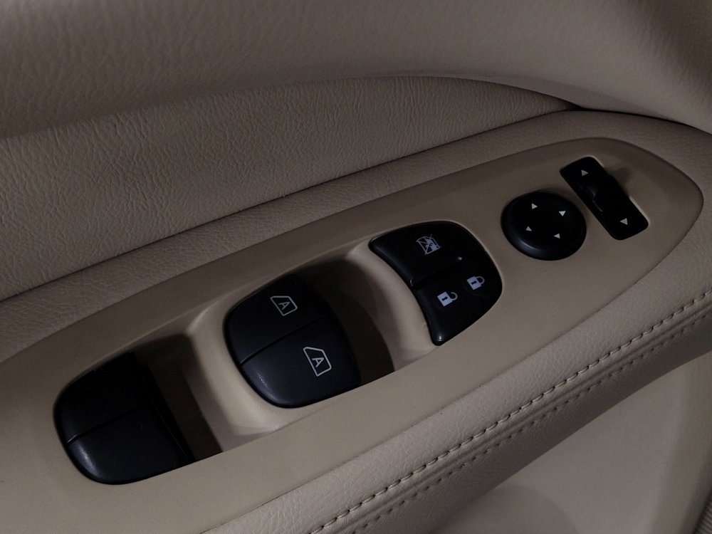 Used 2018 Nissan Pathfinder Platinum image 27