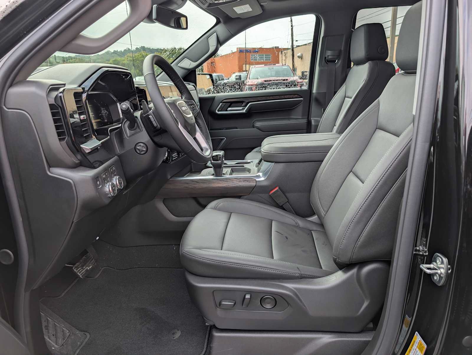 New 2026 GMC Sierra 1500 SLT w/ SLT Premium Package AWD/4WD image 4