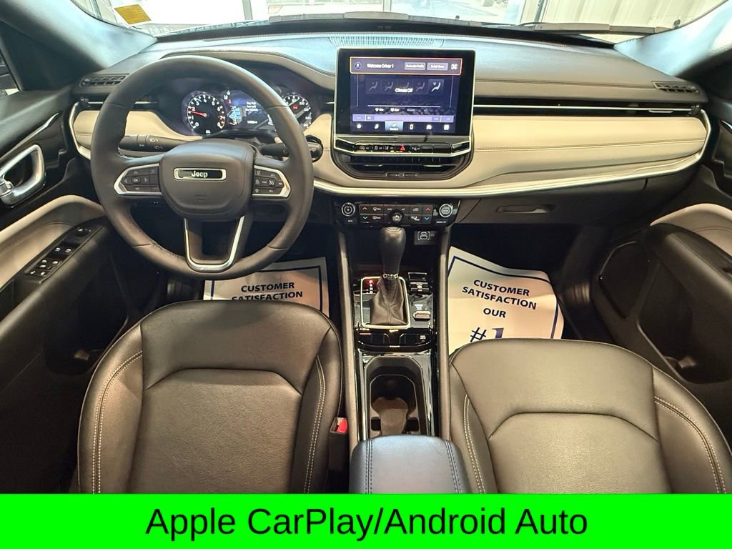 Used 2025 Jeep Compass Limited image 11