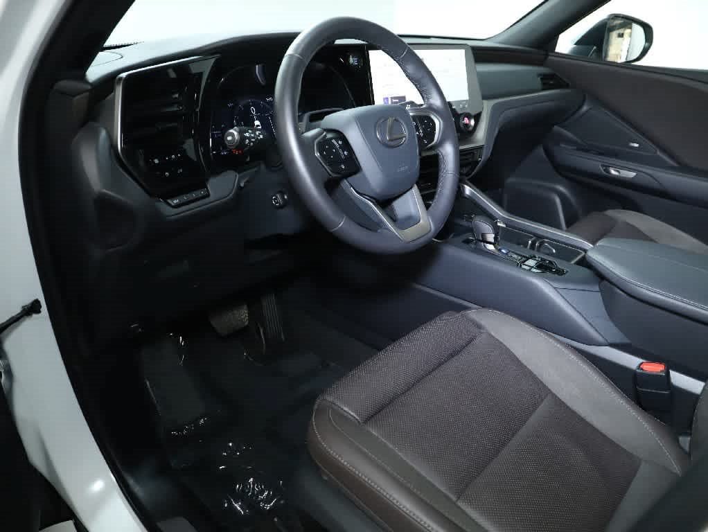 Used 2025 Lexus TX 350 AWD w/ Technology Package image 18