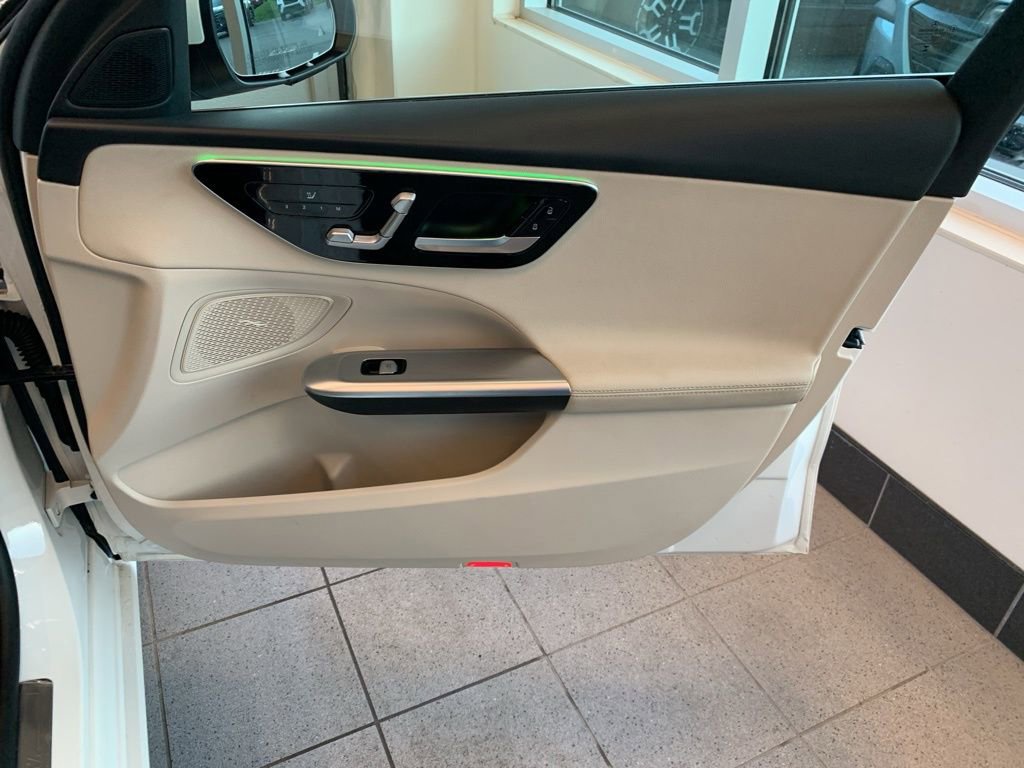 Used 2025 Mercedes-Benz C 300 4MATIC Sedan image 20