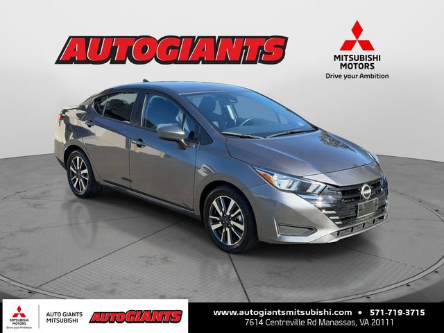 Used 2024 Nissan Versa SV FWD image 1