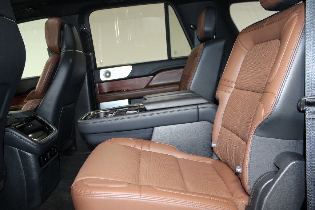 Used 2024 Lincoln Navigator L Reserve AWD/4WD image 29