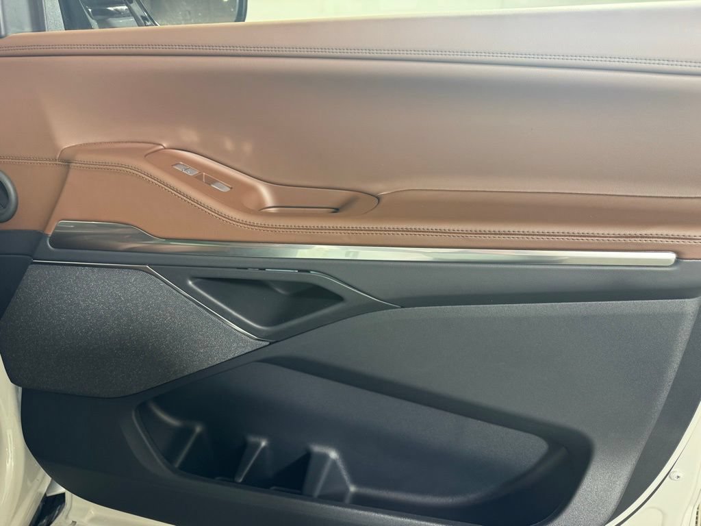 New 2026 Lincoln Navigator Reserve AWD/4WD image 16
