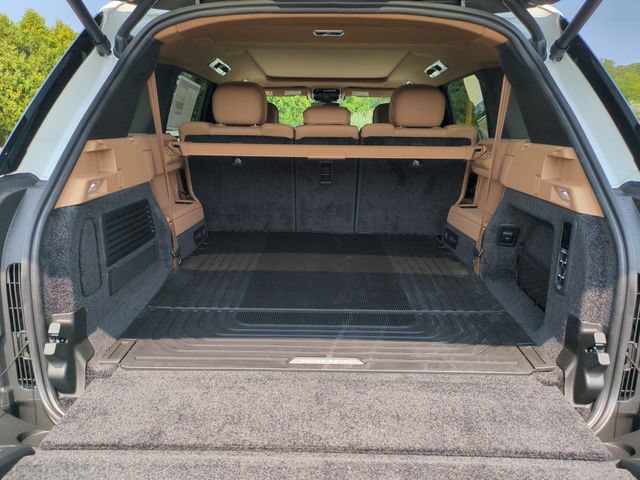 New 2026 Land Rover Range Rover Long Wheelbase SE AWD/4WD image 16