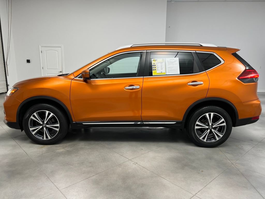 Used 2017 Nissan Rogue SL image 4