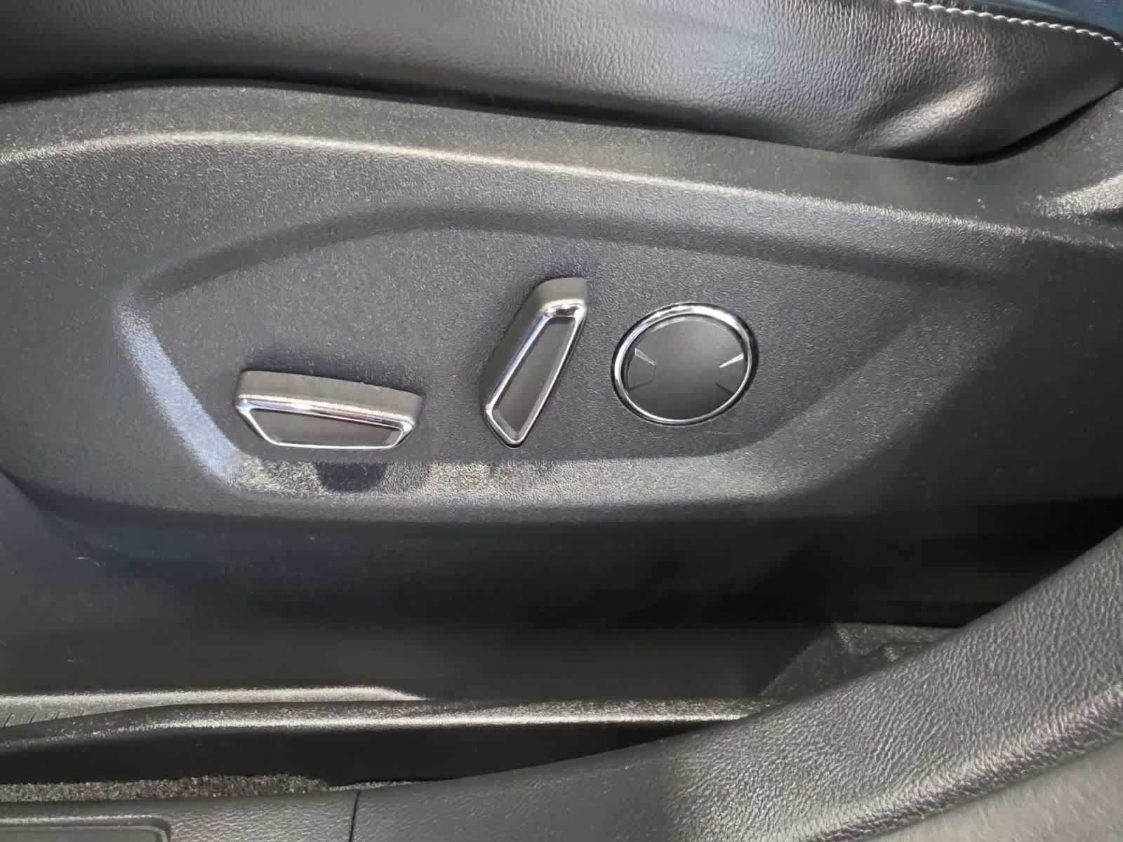 Used 2018 Ford Edge SEL w/ Equipment Group 201A AWD/4WD image 18