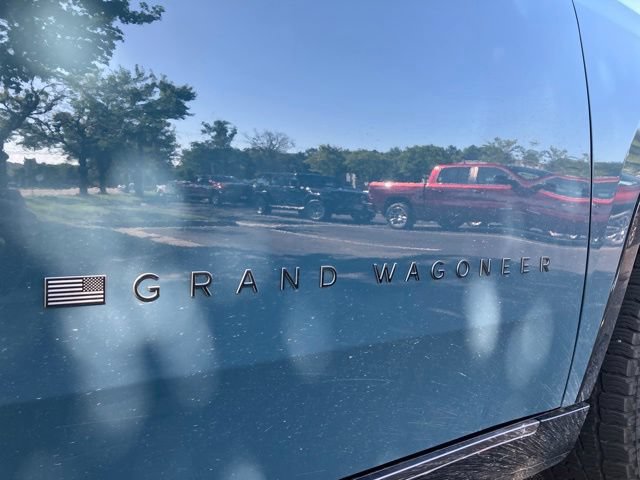 Used 2026 Jeep Grand Wagoneer Limited AWD/4WD image 12