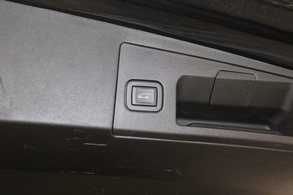 Used 2022 Cadillac XT5 Premium Luxury w/ Technology Package image 18