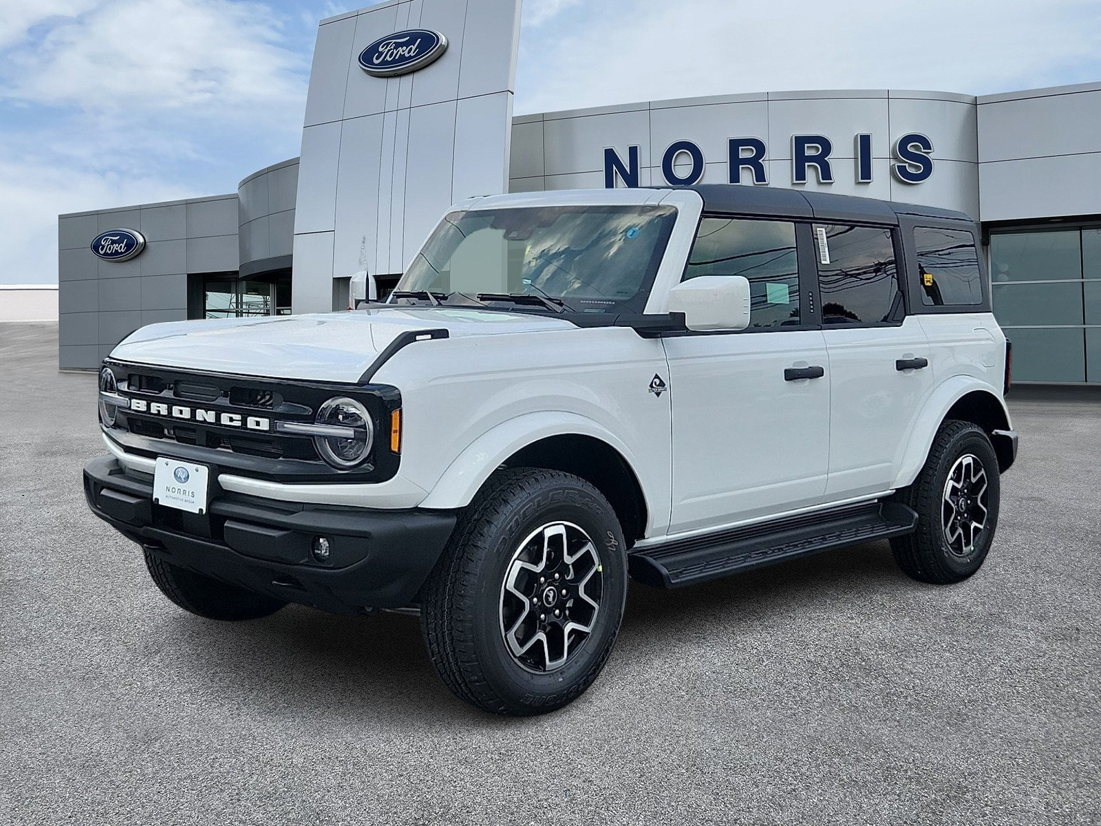 New 2026 Ford Bronco Outer Banks AWD/4WD image 2