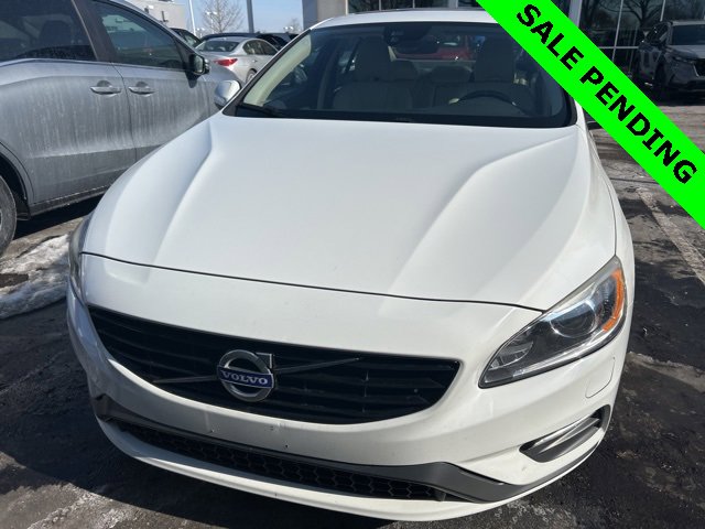 Used 2017 Volvo S60 T5 Dynamic image 3