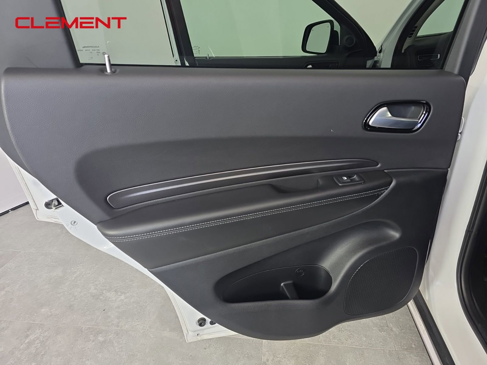 Used 2022 Dodge Durango SXT image 24