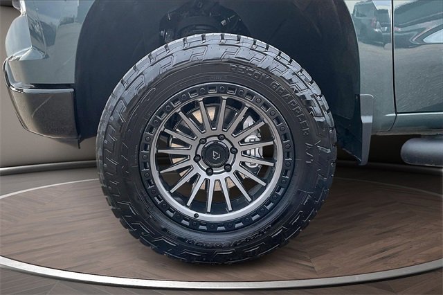 Used 2025 Chevrolet Silverado 1500 Custom Trail Boss w/ Turbomax Blackout Package image 9