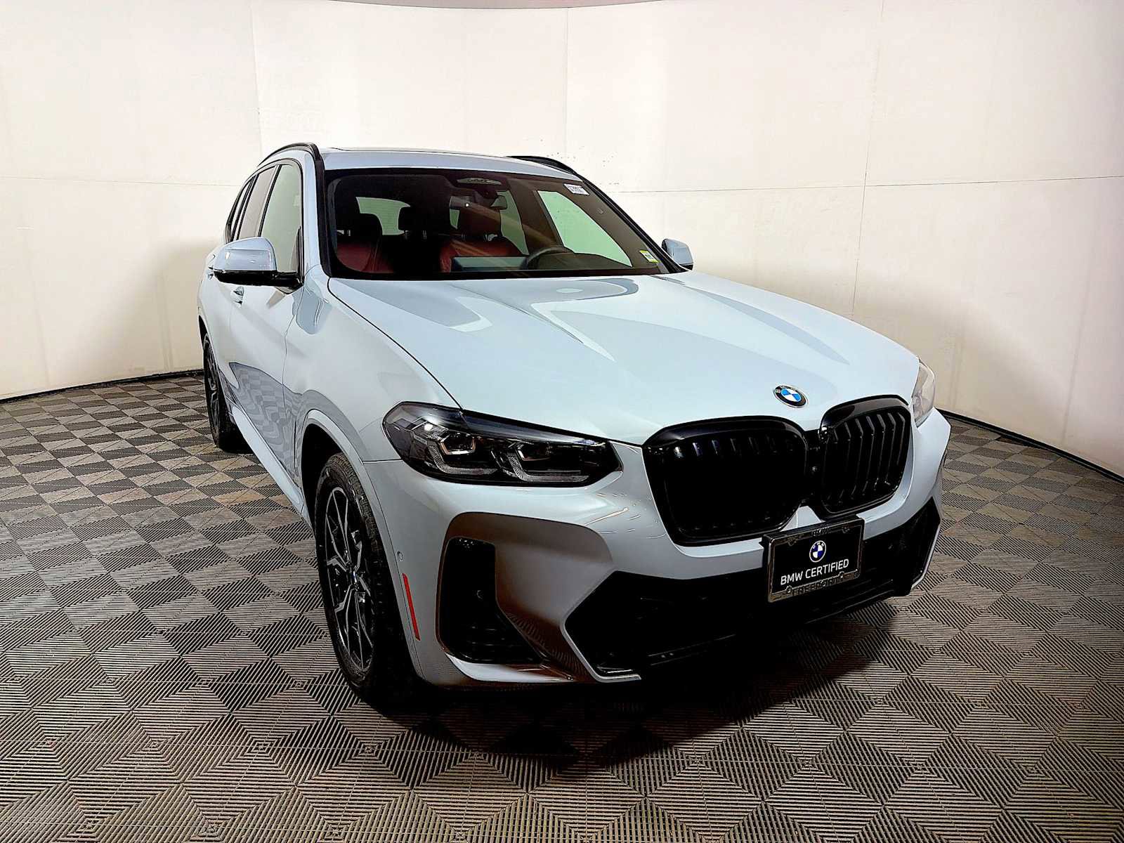 Certified 2024 BMW X3 xDrive30i w/ Premium Package image 2