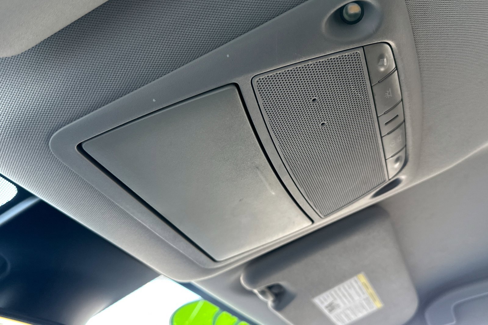 Used 2022 Nissan Rogue Sport S image 23